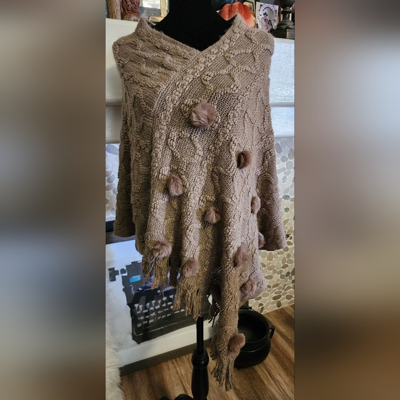 Knitted Poncho with Faux Fur Poms Acrylic & Wool Medium-Taupe Brown One Size - Picture 1 of 16